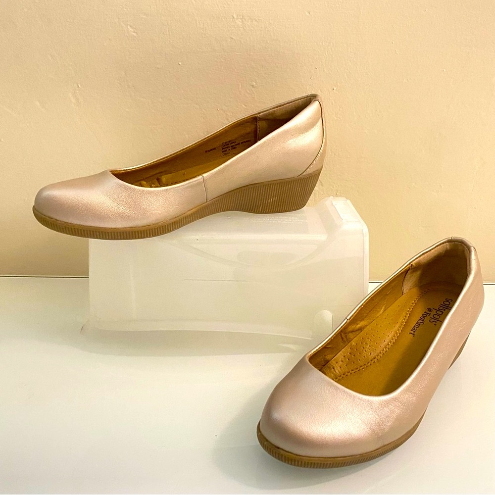 Softspots Cream Metallic Leather Size 61/2WW Wedge Shoes Everyday loafers